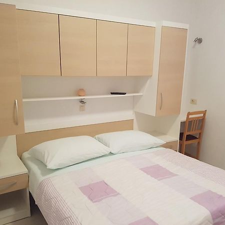 Apartments Center Baska Voda Bagian luar foto
