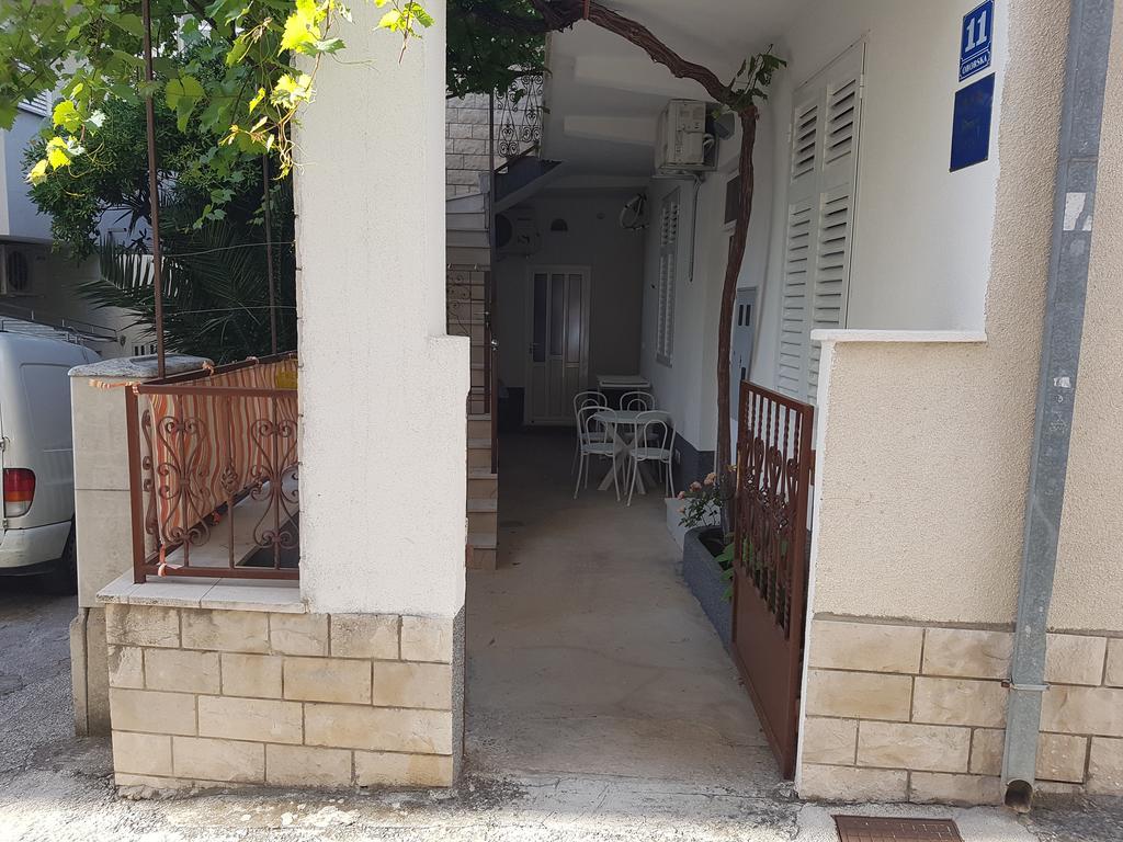 Apartments Center Baska Voda Bagian luar foto